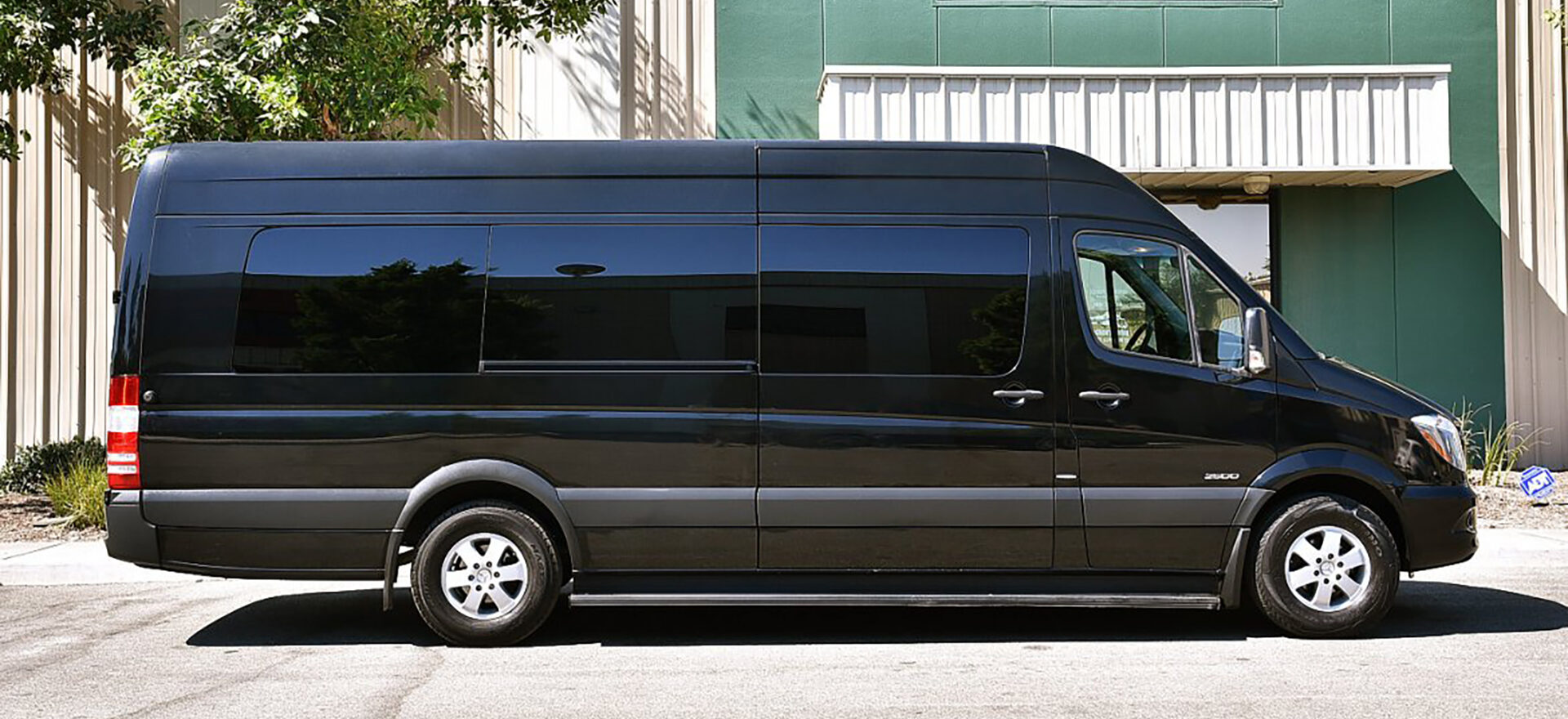 Mercedes Sprinter Limo 2